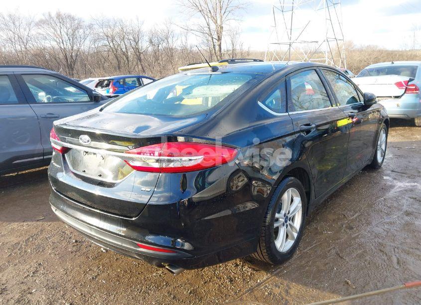 Photo 4 of 2018 Ford Fusion SE (VIN 3FA6P0H76JR115751)