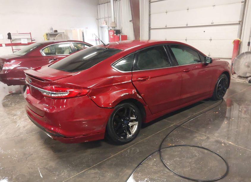 Photo 4 of 2018 Ford Fusion SE (VIN 3FA6P0H76JR126975)