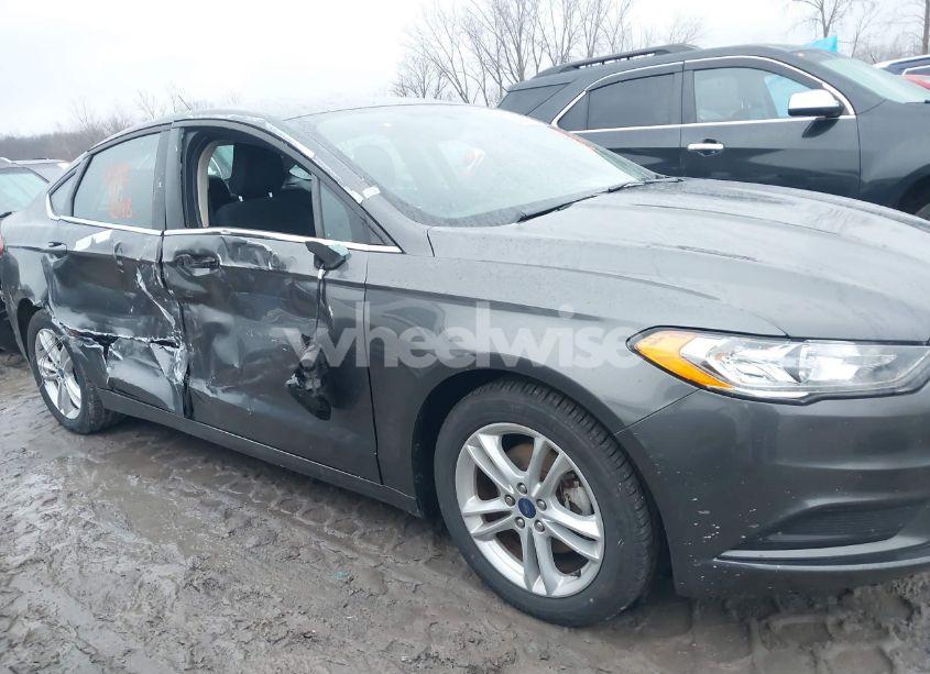 Photo 13 of 2018 Ford Fusion SE (VIN 3FA6P0H76JR185282)