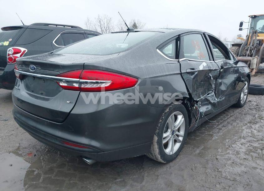 Photo 4 of 2018 Ford Fusion SE (VIN 3FA6P0H76JR185282)