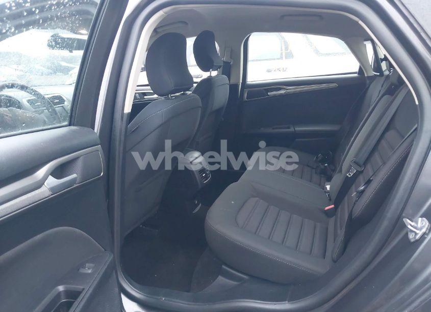 Photo 8 of 2018 Ford Fusion SE (VIN 3FA6P0H76JR185282)