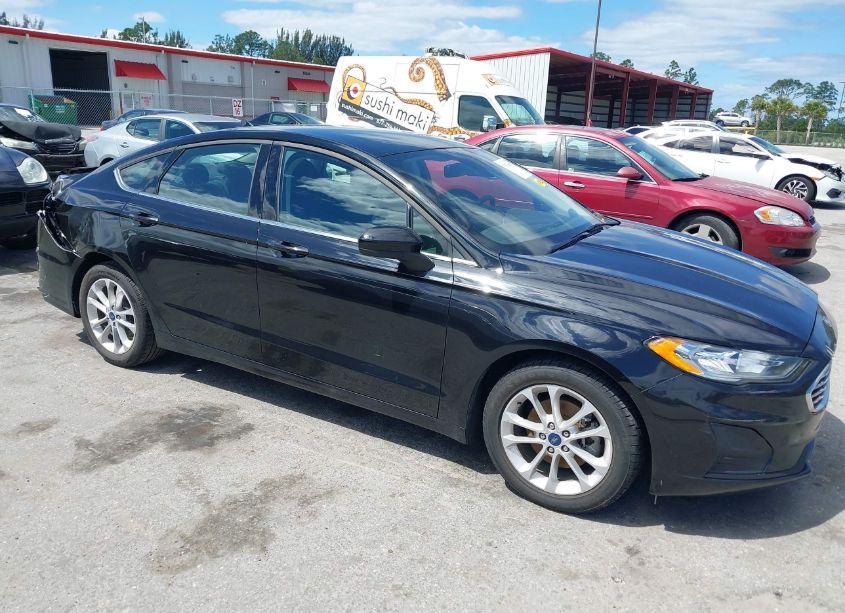 2019 Ford Fusion SE (VIN 3FA6P0H76KR265487) main photo