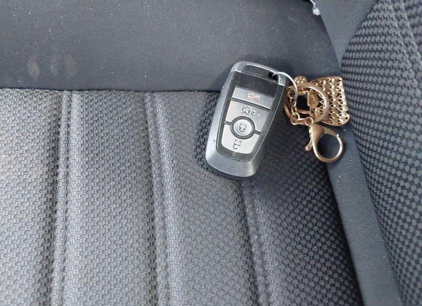 Photo 11 of 2019 Ford Fusion SE (VIN 3FA6P0H76KR265487)