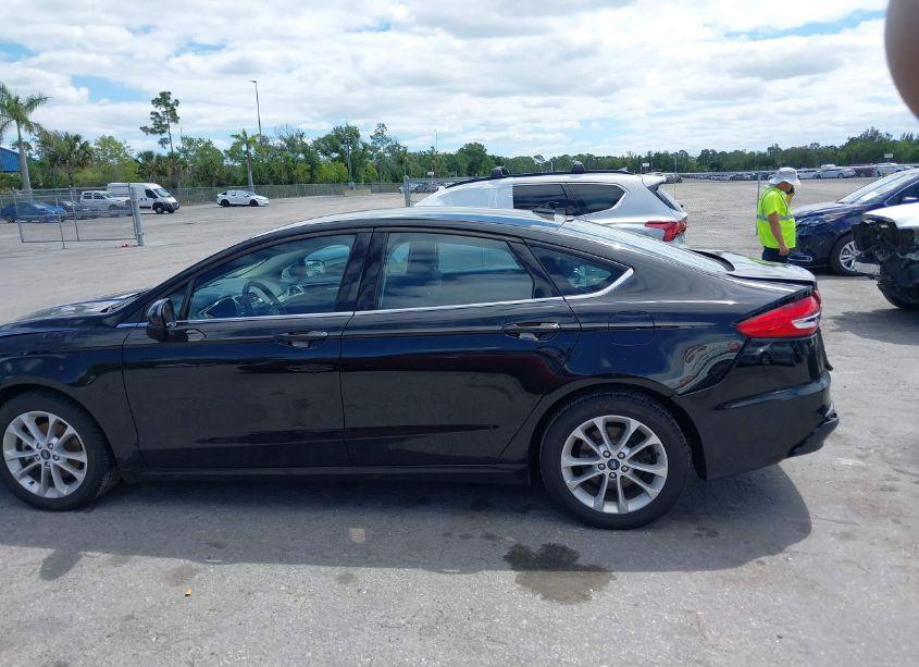 Photo 14 of 2019 Ford Fusion SE (VIN 3FA6P0H76KR265487)