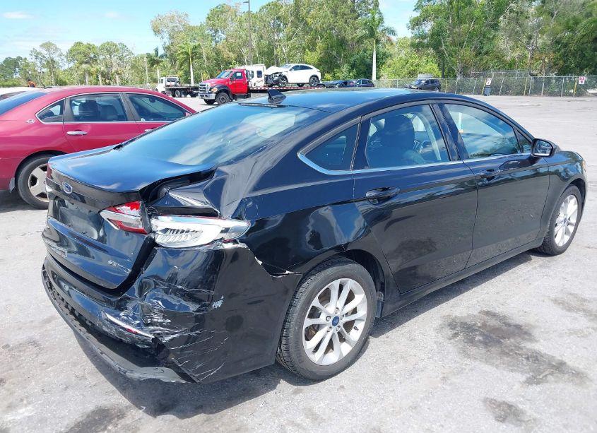 Photo 4 of 2019 Ford Fusion SE (VIN 3FA6P0H76KR265487)