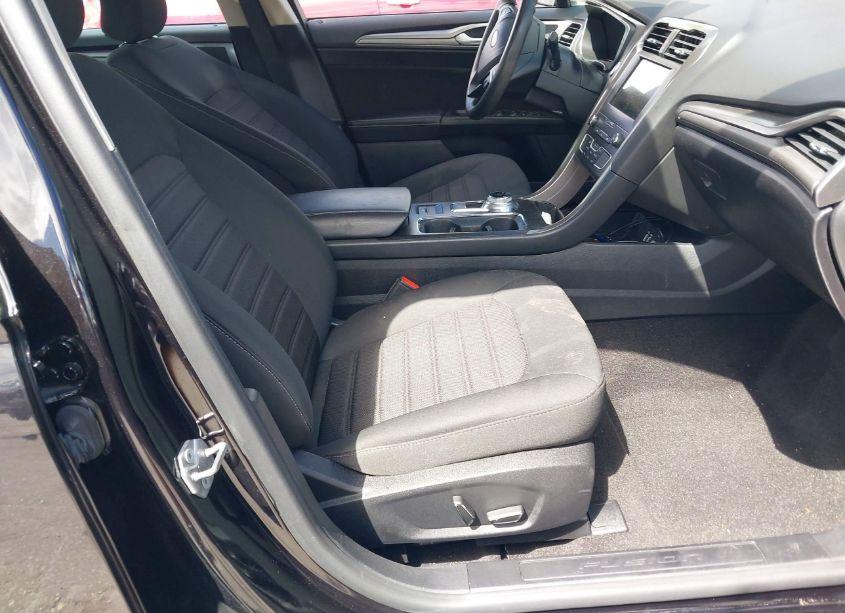Photo 5 of 2019 Ford Fusion SE (VIN 3FA6P0H76KR265487)