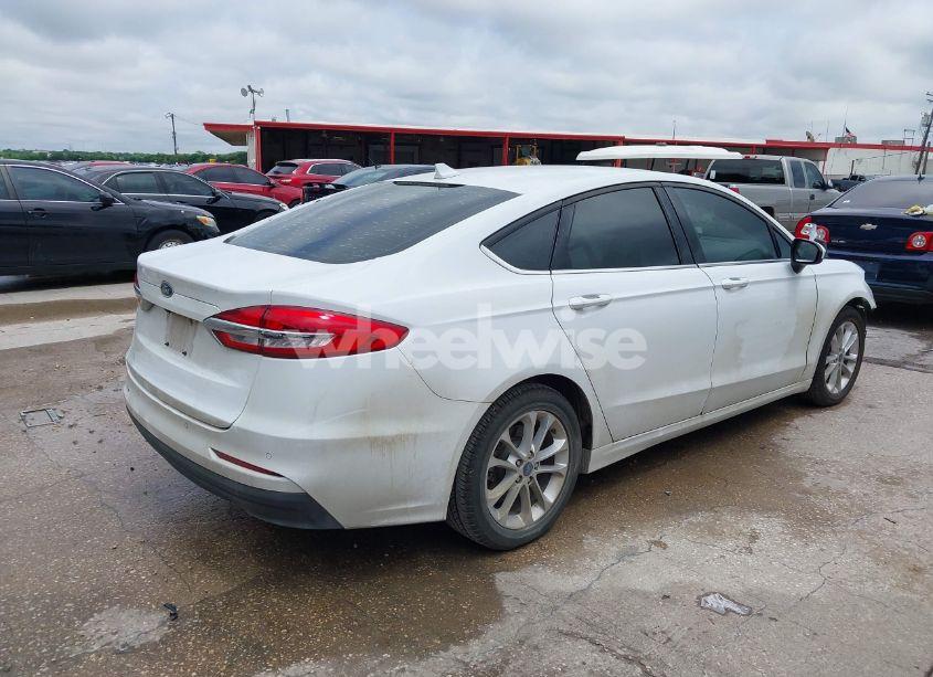 Photo 4 of 2020 Ford Fusion SE (VIN 3FA6P0H76LR154018)