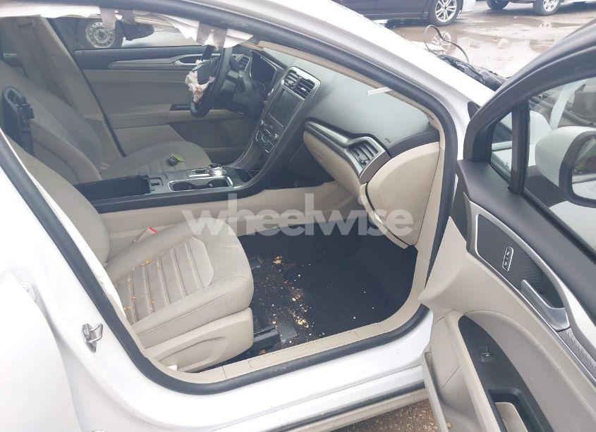 Photo 5 of 2020 Ford Fusion SE (VIN 3FA6P0H76LR154018)