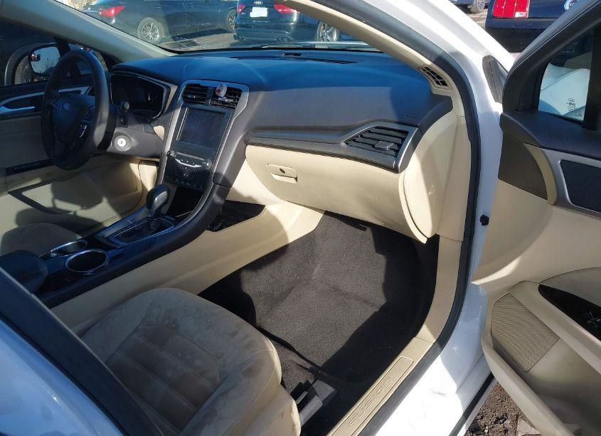 Photo 5 of 2013 Ford Fusion SE (VIN 3FA6P0H77DR130439)