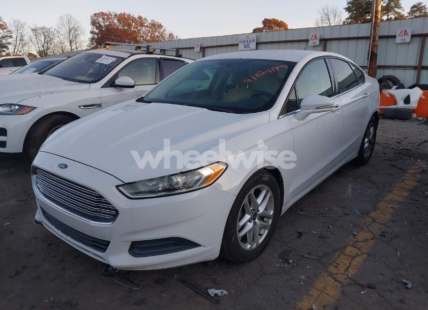 Photo 2 of 2013 Ford Fusion SE (VIN 3FA6P0H77DR255957)