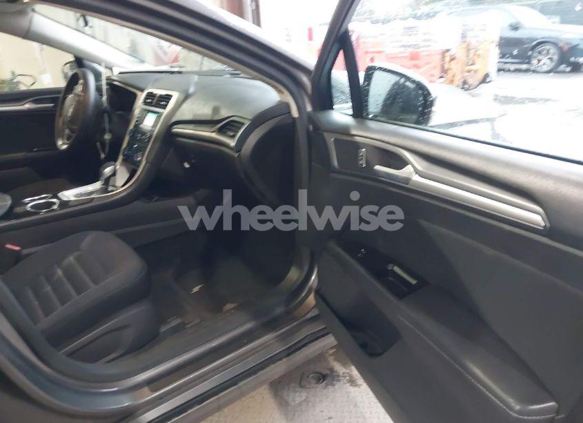 Photo 5 of 2013 Ford Fusion SE (VIN 3FA6P0H77DR281376)