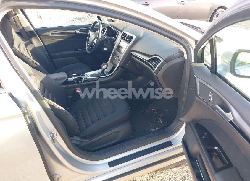 Photo 5 of 2013 Ford Fusion SE (VIN 3FA6P0H77DR289140)