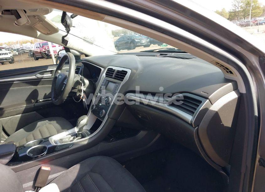 Photo 5 of 2013 Ford Fusion SE (VIN 3FA6P0H77DR331905)