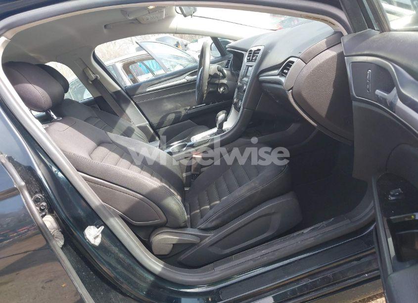 Photo 5 of 2014 Ford Fusion SE (VIN 3FA6P0H77ER131060)