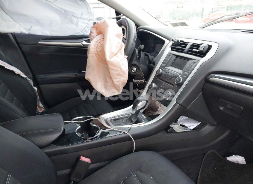 Photo 5 of 2014 Ford Fusion SE (VIN 3FA6P0H77ER218117)