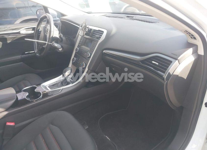 Photo 5 of 2014 Ford Fusion SE (VIN 3FA6P0H77ER243454)