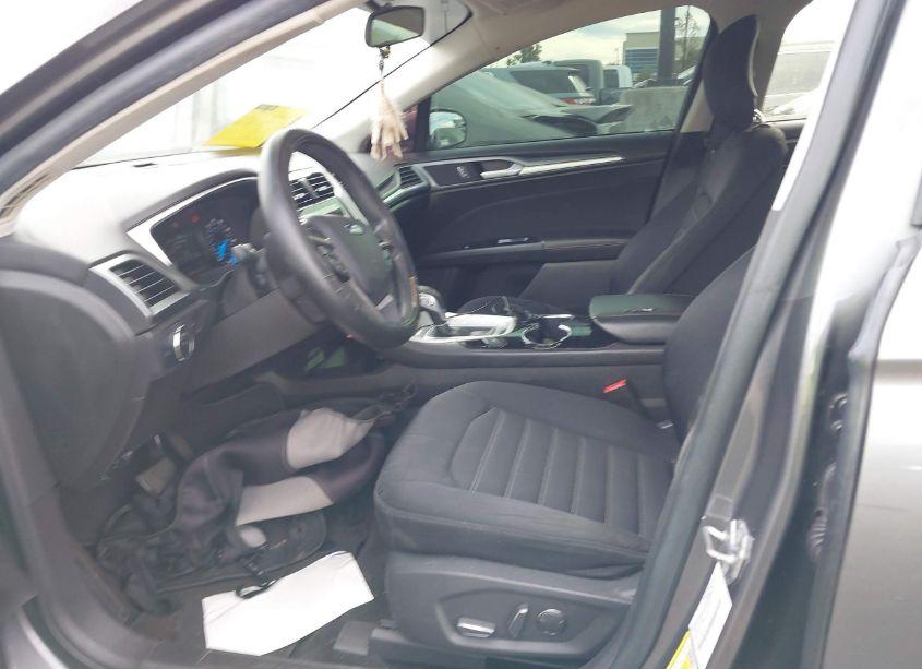 Photo 5 of 2014 Ford Fusion SE (VIN 3FA6P0H77ER256009)