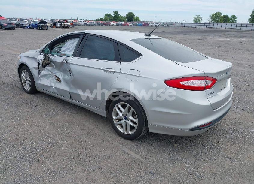 Photo 3 of 2014 Ford Fusion SE (VIN 3FA6P0H77ER328875)