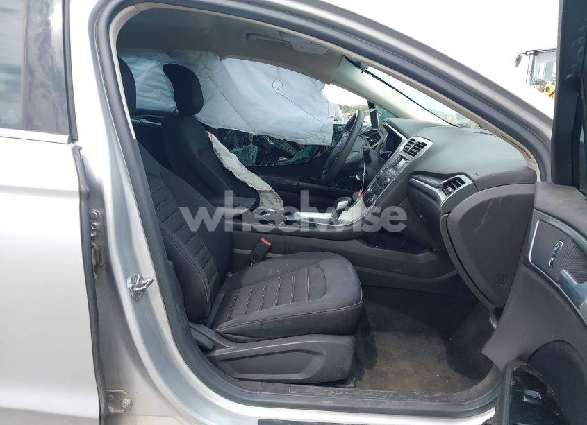 Photo 5 of 2014 Ford Fusion SE (VIN 3FA6P0H77ER328875)