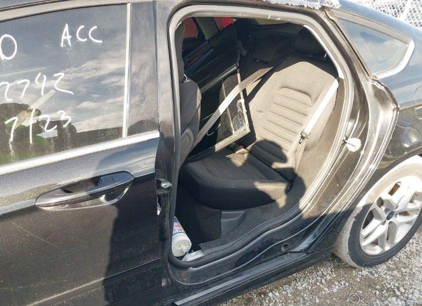 Photo 6 of 2014 Ford Fusion SE (VIN 3FA6P0H77ER364310)