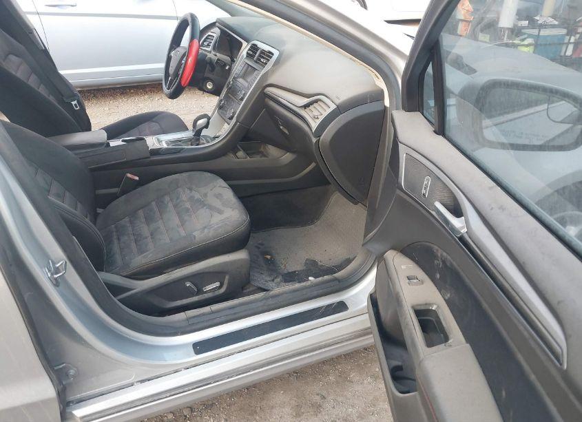 Photo 5 of 2015 Ford Fusion SE (VIN 3FA6P0H77FR115653)