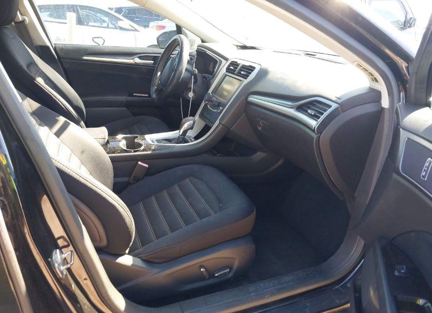 Photo 5 of 2015 Ford Fusion SE (VIN 3FA6P0H77FR167042)