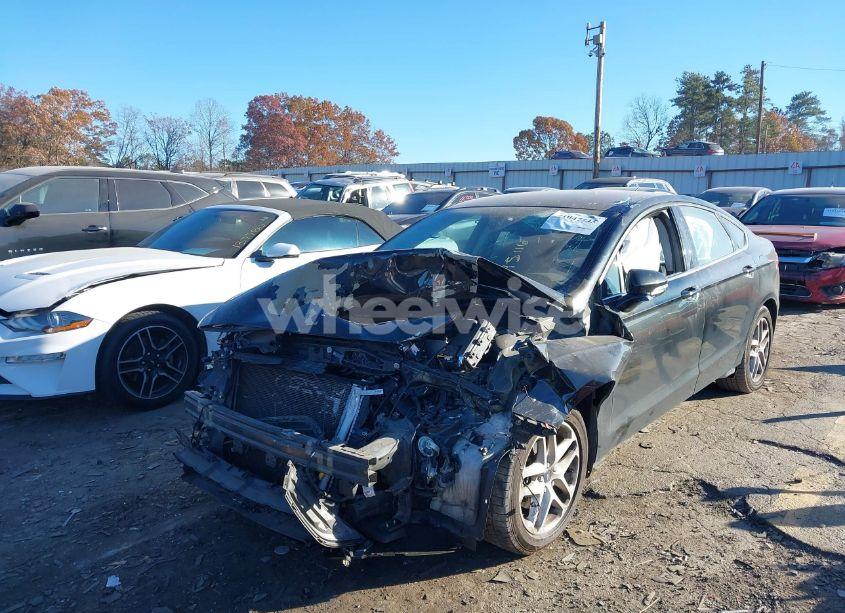 Photo 2 of 2015 Ford Fusion SE (VIN 3FA6P0H77FR195116)
