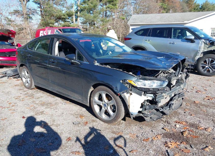 2015 Ford Fusion SE (VIN 3FA6P0H77FR302682) main photo