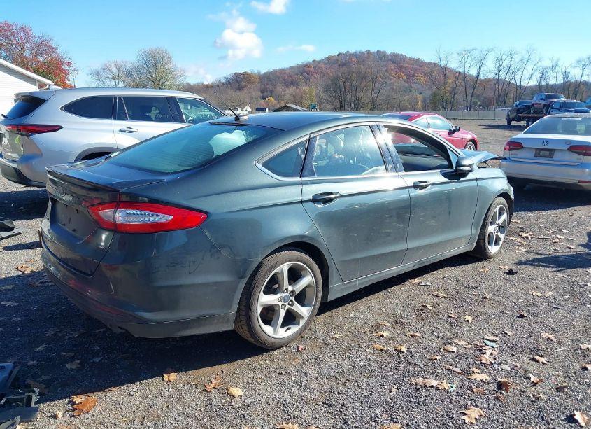 Photo 4 of 2015 Ford Fusion SE (VIN 3FA6P0H77FR302682)