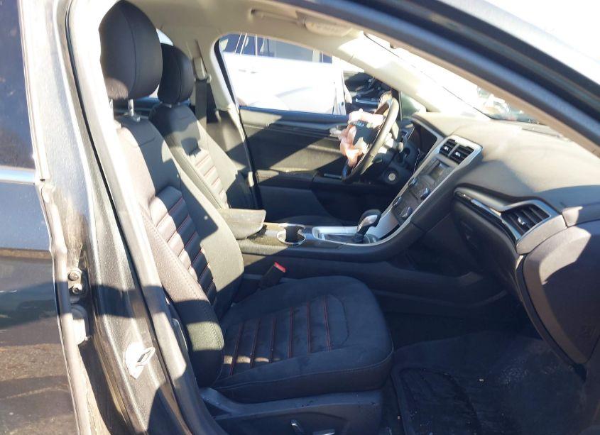 Photo 5 of 2015 Ford Fusion SE (VIN 3FA6P0H77FR302682)