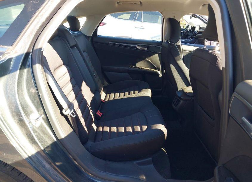 Photo 8 of 2015 Ford Fusion SE (VIN 3FA6P0H77FR302682)