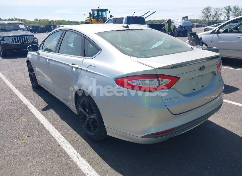 Photo 3 of 2016 Ford Fusion SE (VIN 3FA6P0H77GR125519)