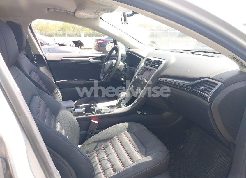 Photo 5 of 2016 Ford Fusion SE (VIN 3FA6P0H77GR125519)