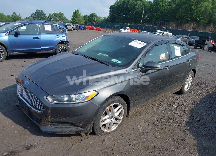 Photo 2 of 2016 Ford Fusion SE (VIN 3FA6P0H77GR129120)