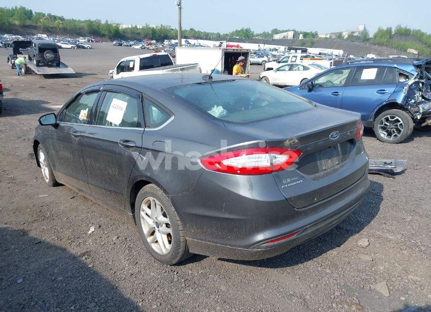 Photo 3 of 2016 Ford Fusion SE (VIN 3FA6P0H77GR129120)