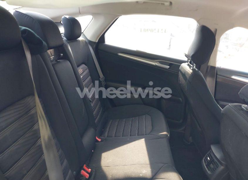 Photo 8 of 2016 Ford Fusion SE (VIN 3FA6P0H77GR129120)