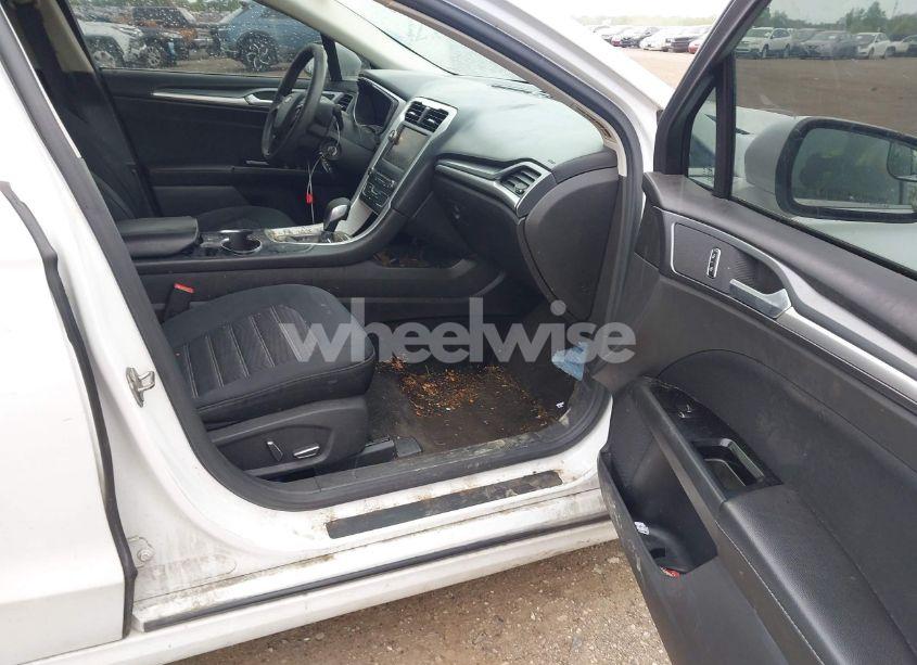 Photo 5 of 2016 Ford Fusion SE (VIN 3FA6P0H77GR140327)