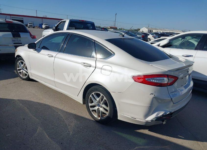 Photo 3 of 2016 Ford Fusion SE (VIN 3FA6P0H77GR224261)