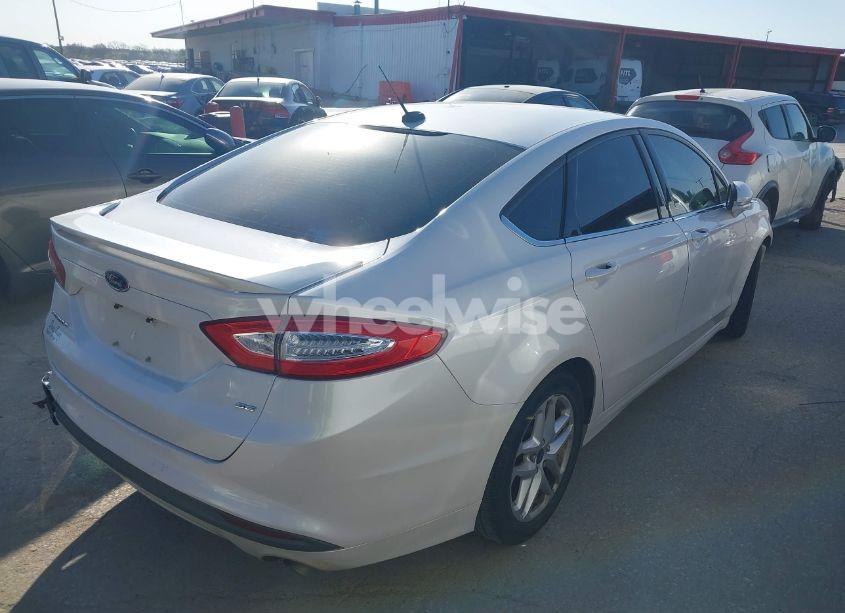 Photo 4 of 2016 Ford Fusion SE (VIN 3FA6P0H77GR224261)