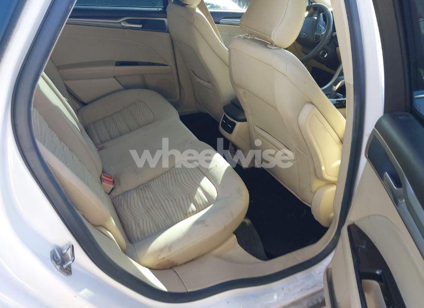 Photo 8 of 2016 Ford Fusion SE (VIN 3FA6P0H77GR224261)