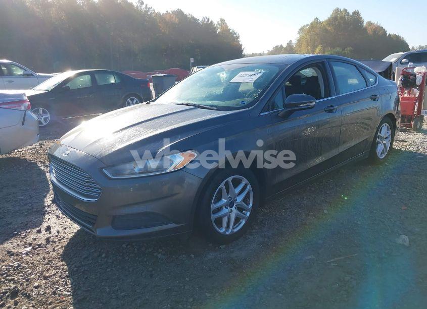 Photo 2 of 2016 Ford Fusion SE (VIN 3FA6P0H77GR319015)
