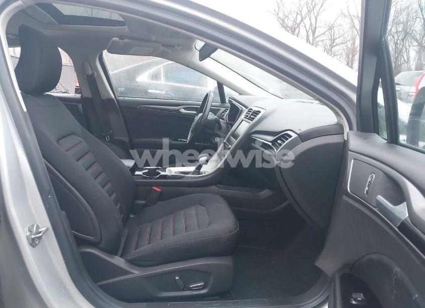 Photo 5 of 2016 Ford Fusion SE (VIN 3FA6P0H77GR355304)