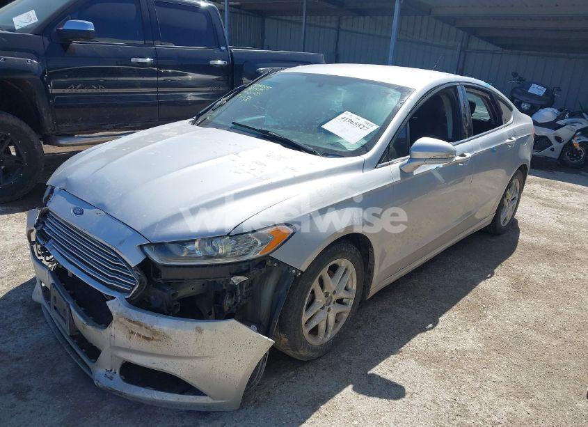 Photo 2 of 2016 Ford Fusion SE (VIN 3FA6P0H77GR365475)