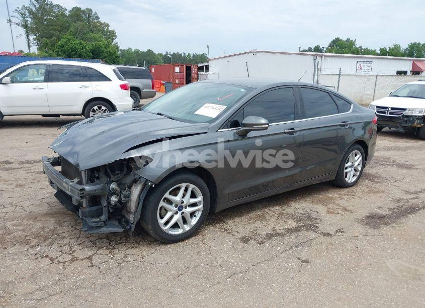 Photo 2 of 2016 Ford Fusion SE (VIN 3FA6P0H77GR367727)