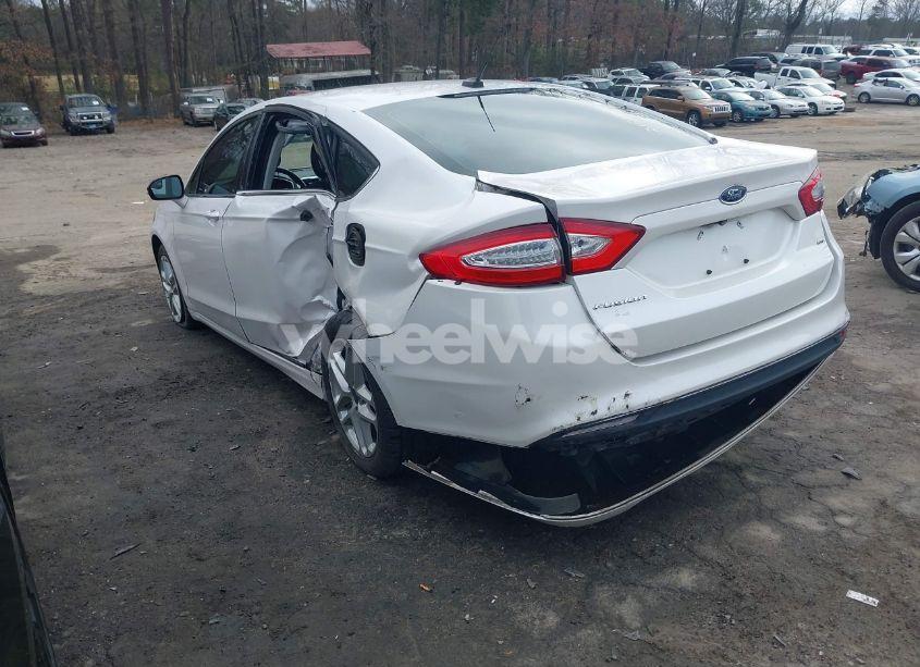 Photo 3 of 2016 Ford Fusion SE (VIN 3FA6P0H77GR390635)