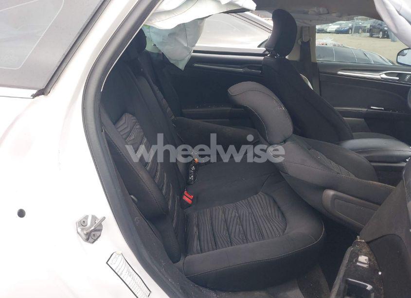 Photo 8 of 2016 Ford Fusion SE (VIN 3FA6P0H77GR390635)