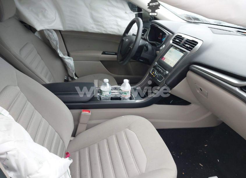 Photo 5 of 2017 Ford Fusion SE (VIN 3FA6P0H77HR107507)