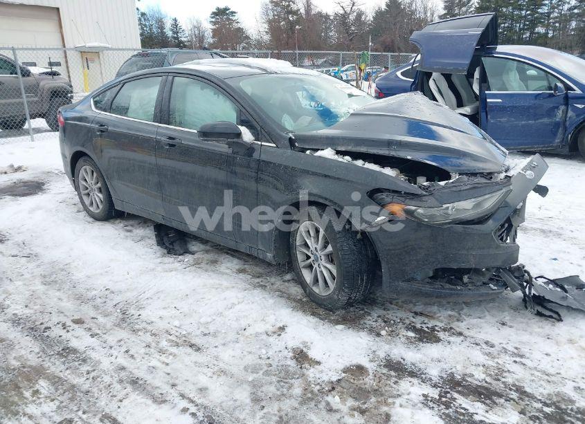 2017 Ford Fusion SE (VIN 3FA6P0H77HR125893) main photo