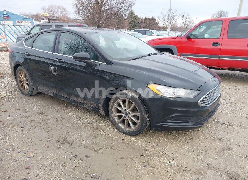 2017 Ford Fusion SE (VIN 3FA6P0H77HR167027) main photo