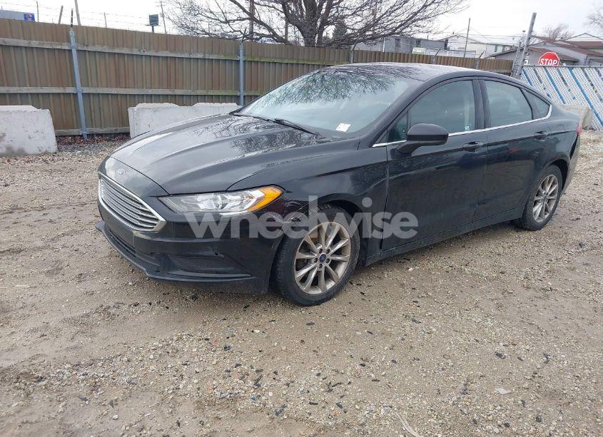 Photo 2 of 2017 Ford Fusion SE (VIN 3FA6P0H77HR167027)